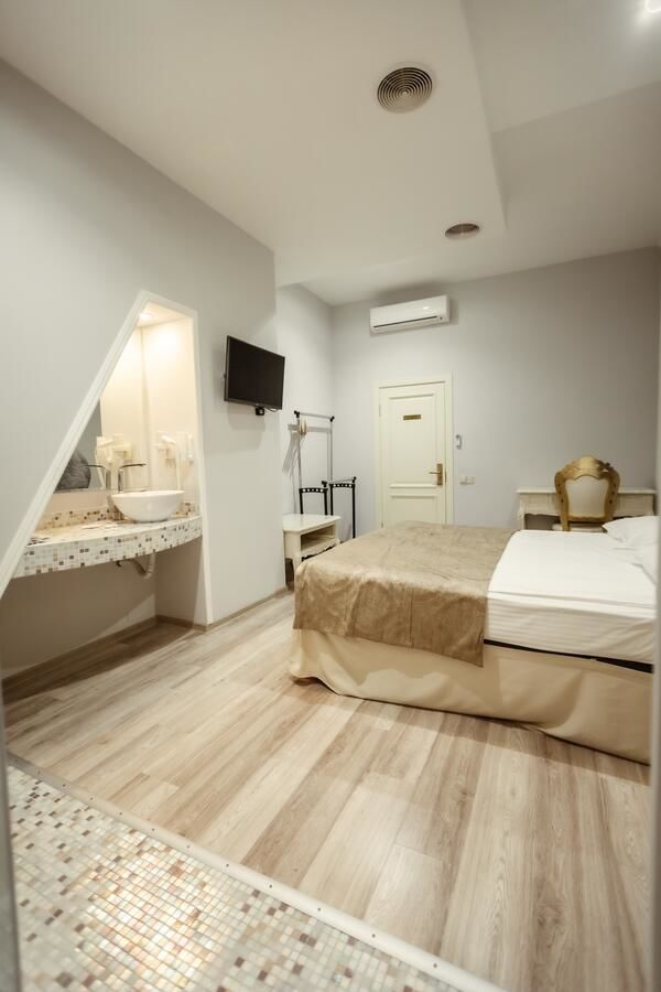 Отель De Paris Hotel Киев
