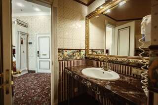 Отель De Paris Hotel Киев Улучшенный двухместный номер с 1 кроватью-4